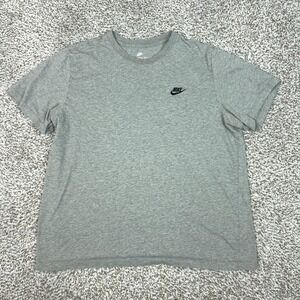 Nike‎ Shirt Mens XL Gray The Nike Tee Embroidered Swoosh Logo Casual Tee T Sport